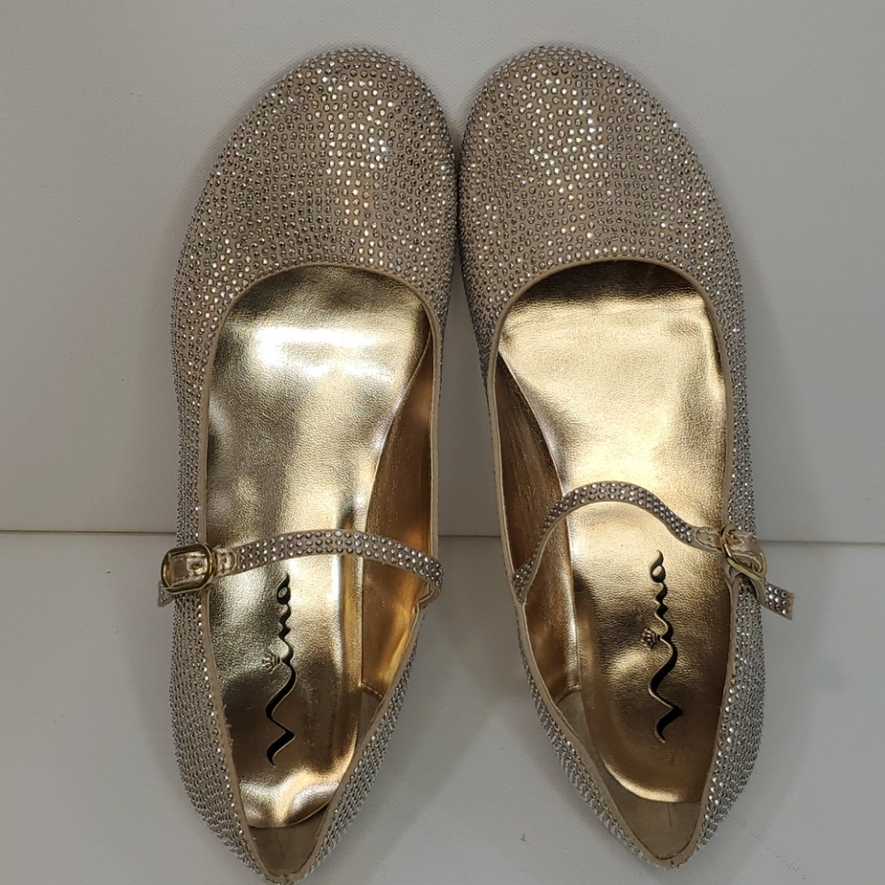 Niña round toe gold with sparkles heels 🌟🌟 - Picture 3 of 16